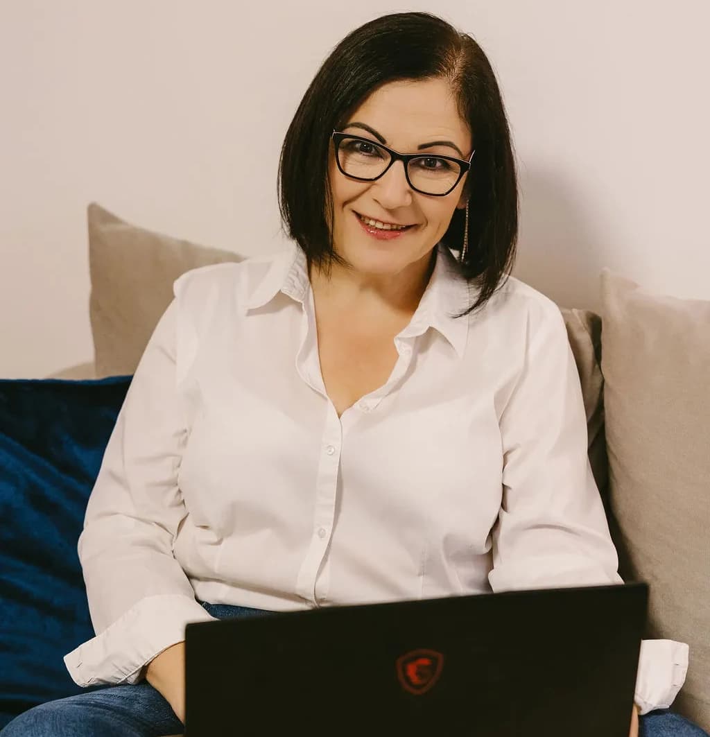 Mónika munka közben